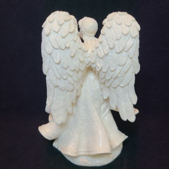 Stunning 8" White Angel Figurine - Dancing in Floral Dress with Flute - Picture 5 of 5